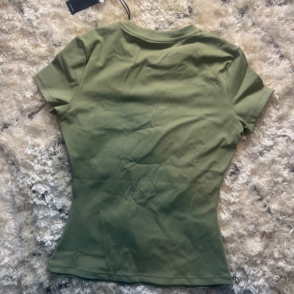 💚 Gold Hinge Matcha Green Essential Full Length Short Sleeve Top Shirt - Picture 7 of 7